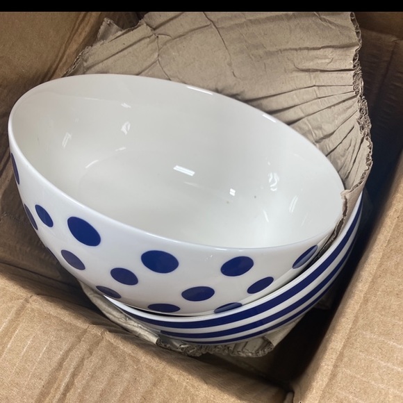 ❌Sold❌Gap Home 6” Blue & White Assorted Ceramic Bowls, Set of 4 - Picture 6 of 8
